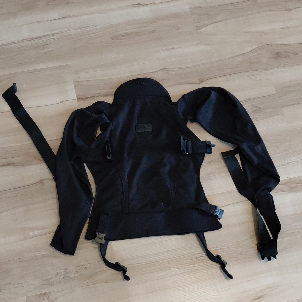 TushBaby Newborn Attachment
